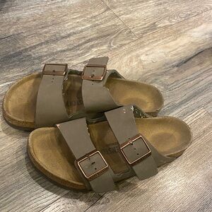 Birkenstocks size 6